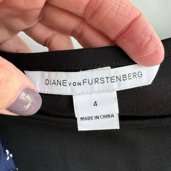 Diane Von Furstenberg Size 4 Dhalia Batik Midnight Faux Wrap Side-Tie Dress Silk - Picture 12 of 16